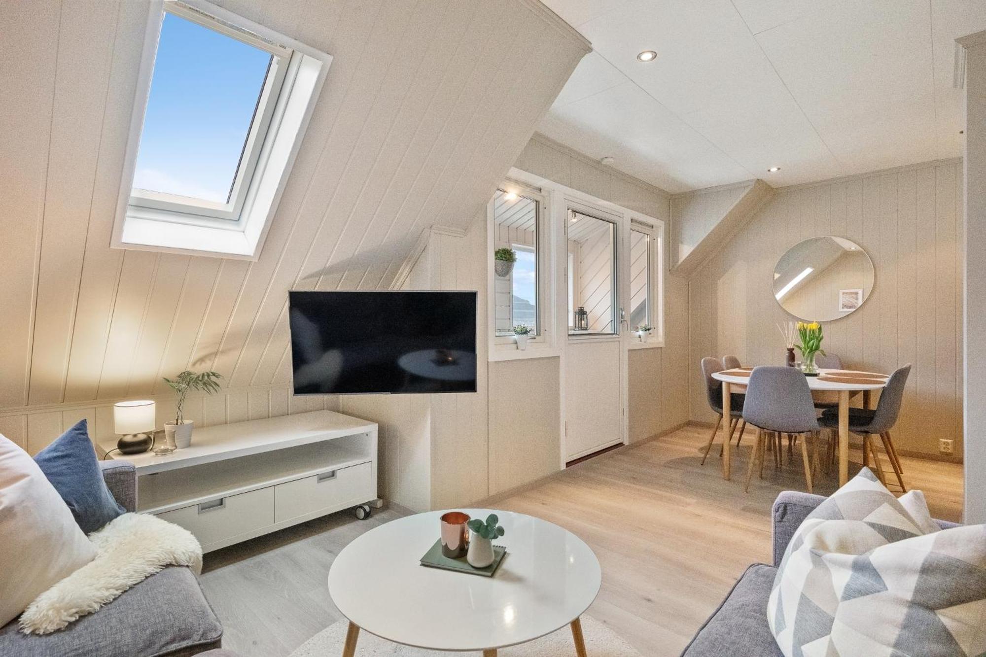 Leilighet Top-floor W/great View